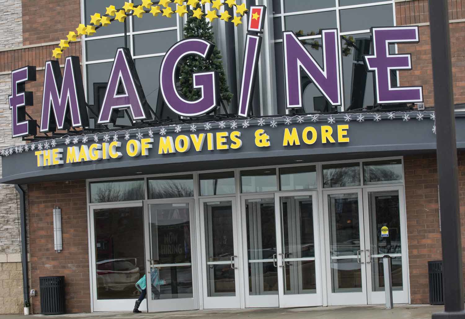 Showtimes, Trailers & Ratings